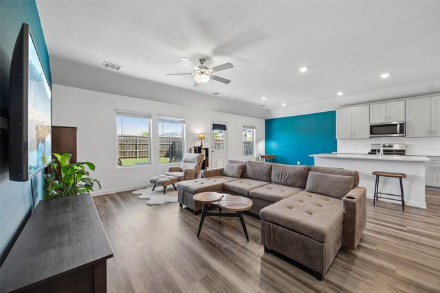 1713 Gold Mine Trail, Aubrey, TX 76227