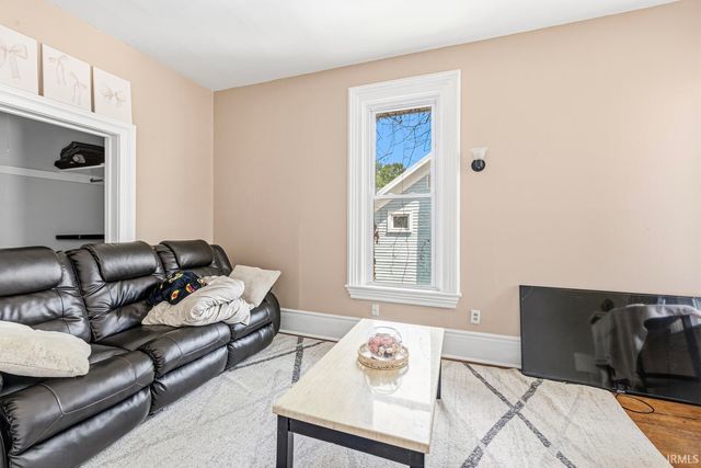 323 S 6th Street, Goshen, IN 46528