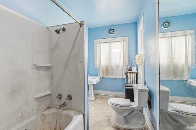 323 S 6th Street, Goshen, IN 46528