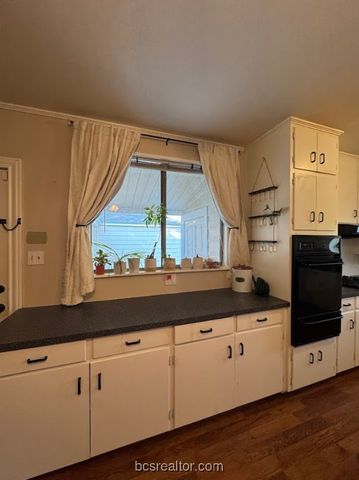 1101 East 30th Street, Bryan, TX 77802