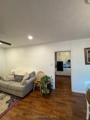 1101 East 30th Street, Bryan, TX 77802