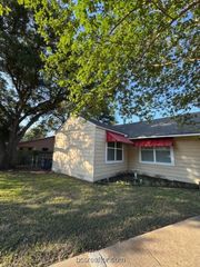 1101 East 30th Street, Bryan, TX 77802