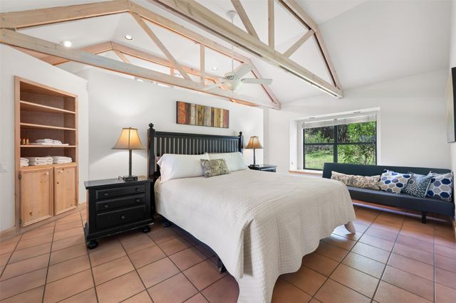 555 Hillsedge RD, Wimberley, TX 78676