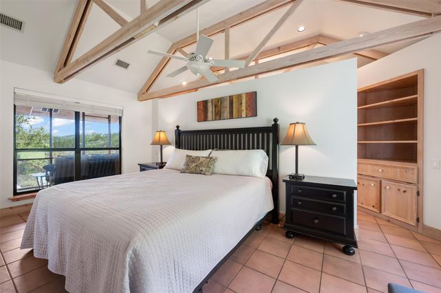 555 Hillsedge RD, Wimberley, TX 78676