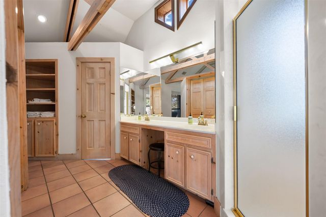 555 Hillsedge RD, Wimberley, TX 78676