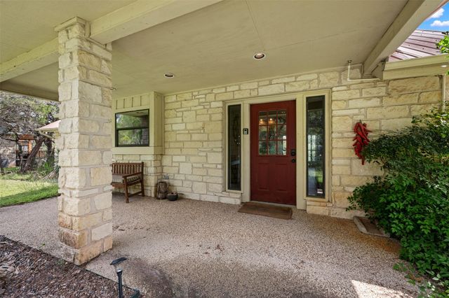 555 Hillsedge RD, Wimberley, TX 78676