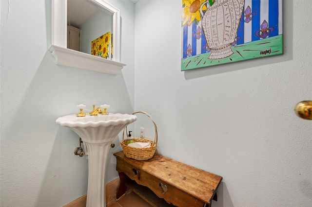 555 Hillsedge RD, Wimberley, TX 78676