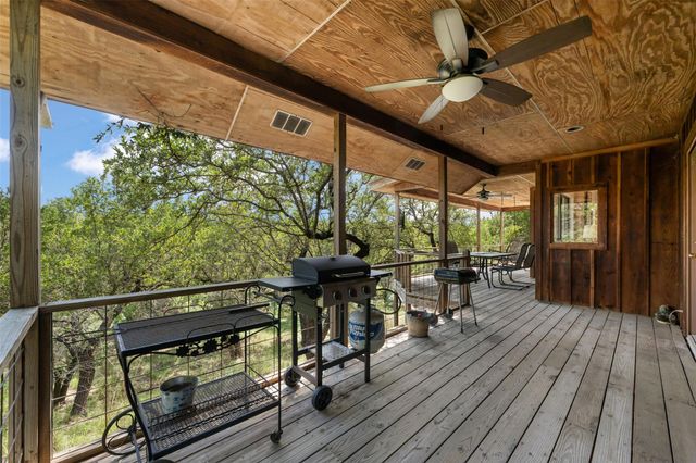 555 Hillsedge RD, Wimberley, TX 78676