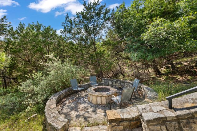 555 Hillsedge RD, Wimberley, TX 78676