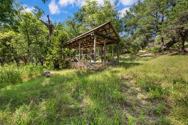 555 Hillsedge RD, Wimberley, TX 78676