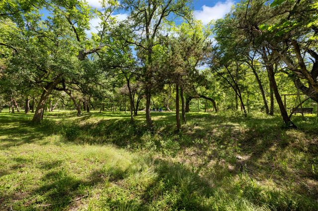 555 Hillsedge RD, Wimberley, TX 78676