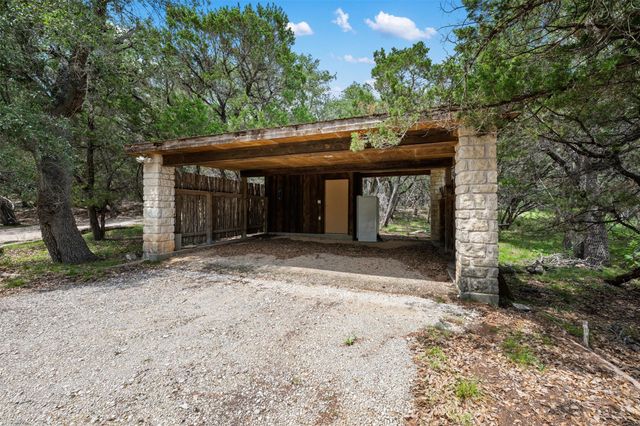 555 Hillsedge RD, Wimberley, TX 78676
