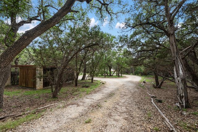 555 Hillsedge RD, Wimberley, TX 78676