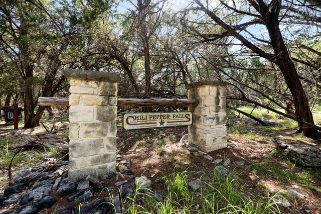 555 Hillsedge RD, Wimberley, TX 78676
