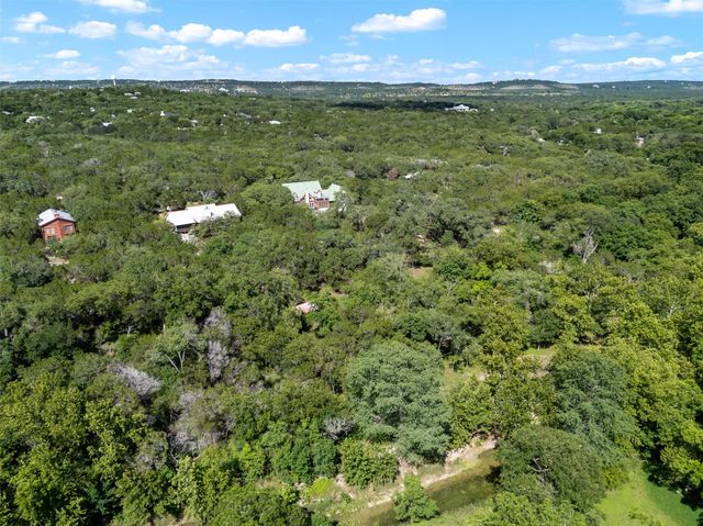 555 Hillsedge RD, Wimberley, TX 78676