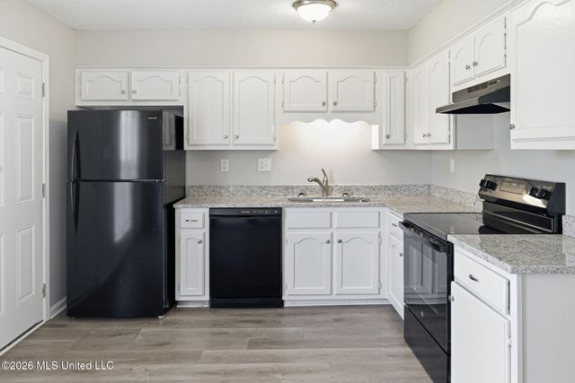 6330 Magnolia Lakes Drive, Olive Branch, MS 38654