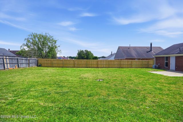 6330 Magnolia Lakes Drive, Olive Branch, MS 38654