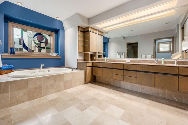 8432 Tartan Fields Drive, Dublin, OH 43017