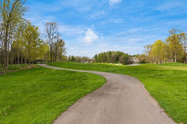 8432 Tartan Fields Drive, Dublin, OH 43017