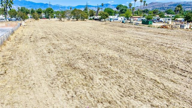 26405 Girard, Hemet, CA 92544