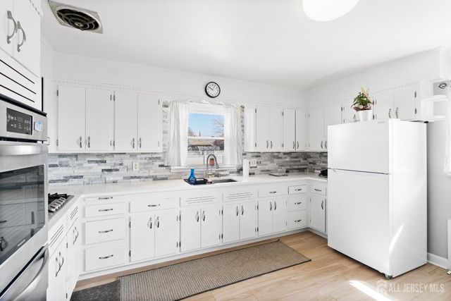 654 Colgate Avenue, Perth Amboy, NJ 08861