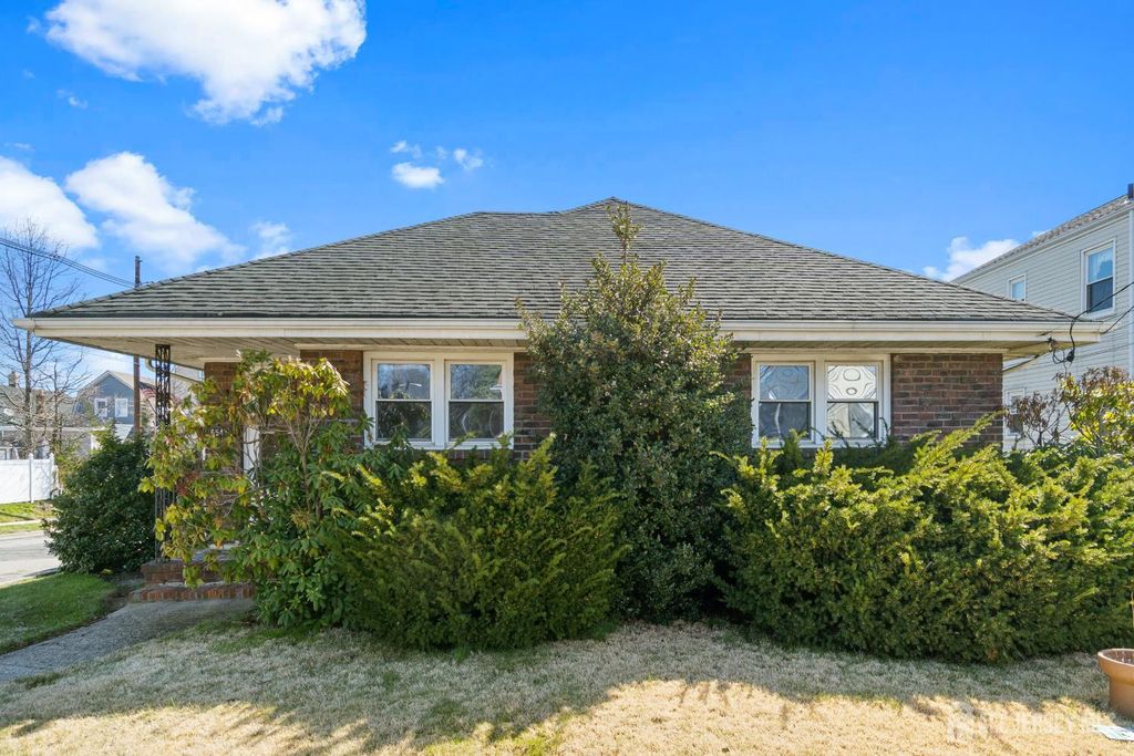 654 Colgate Avenue, Perth Amboy, NJ 08861