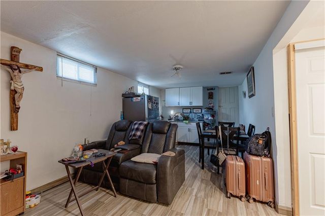 276 S Coy Street, Kansas City, KS 66101