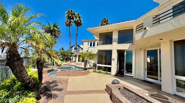 3140 E Abbey Ln, Orange, CA 92867
