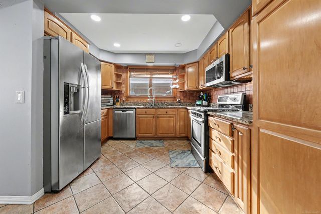 38076 Fringe Drive, Sterling Heights, MI 48310