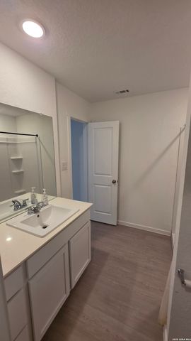 430 Sarah Way, Marion, TX 78124