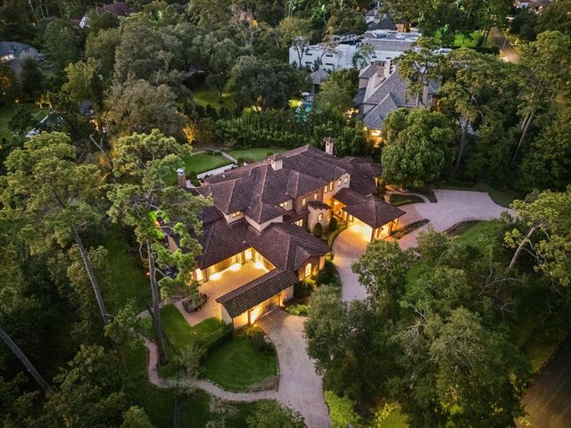 327 E Friar Tuck Lane, Houston, TX 77024