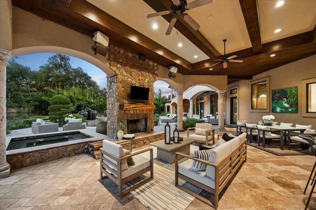 327 E Friar Tuck Lane, Houston, TX 77024