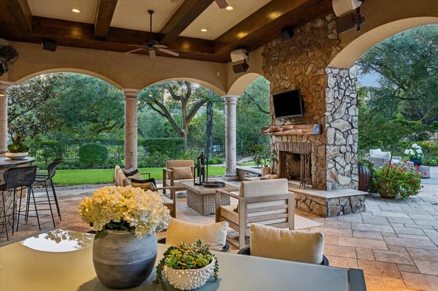 327 E Friar Tuck Lane, Houston, TX 77024
