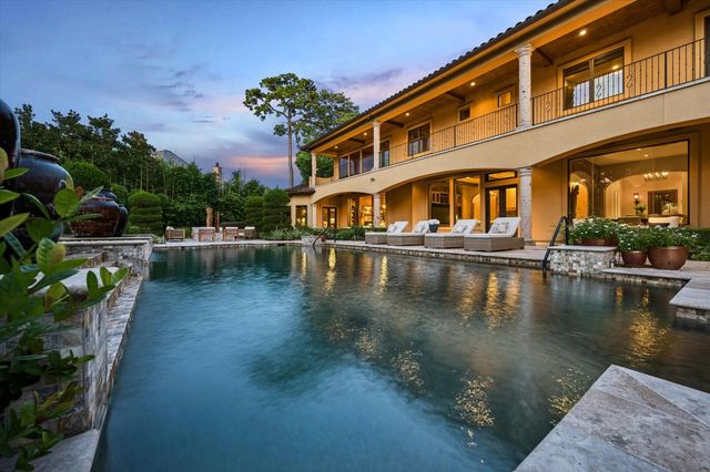 327 E Friar Tuck Lane, Houston, TX 77024