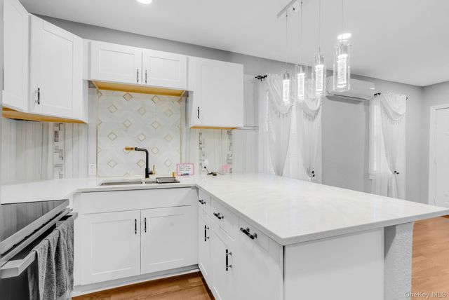 9411 210th Street, Queens Village, NY 11428