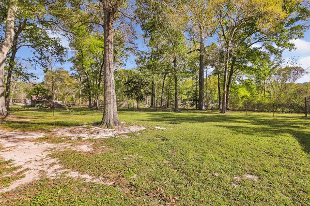 596 County Road 4700, Dayton, TX 77535