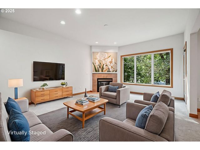 300 W 8TH St 206, Vancouver, WA 98660