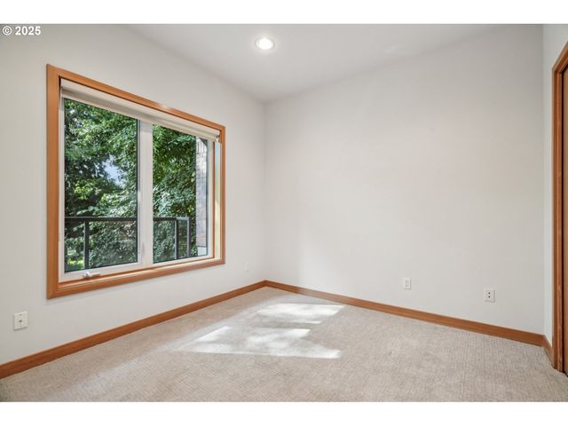 300 W 8TH St 206, Vancouver, WA 98660