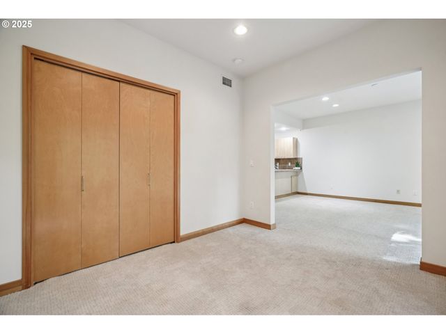 300 W 8TH St 206, Vancouver, WA 98660