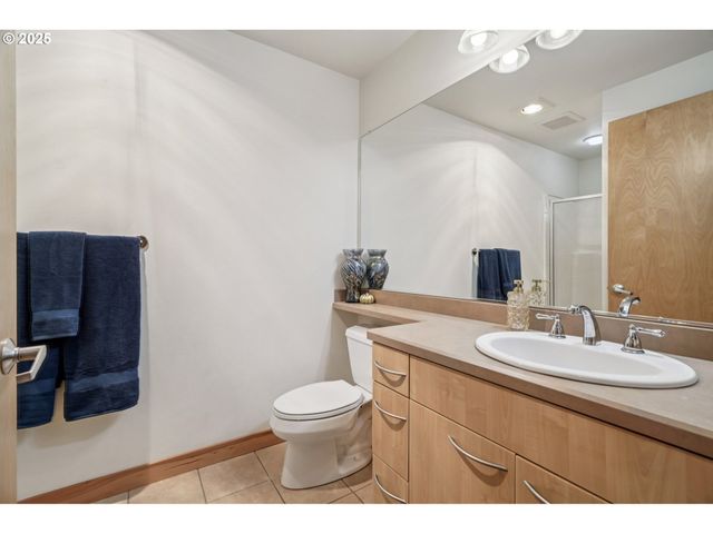 300 W 8TH St 206, Vancouver, WA 98660