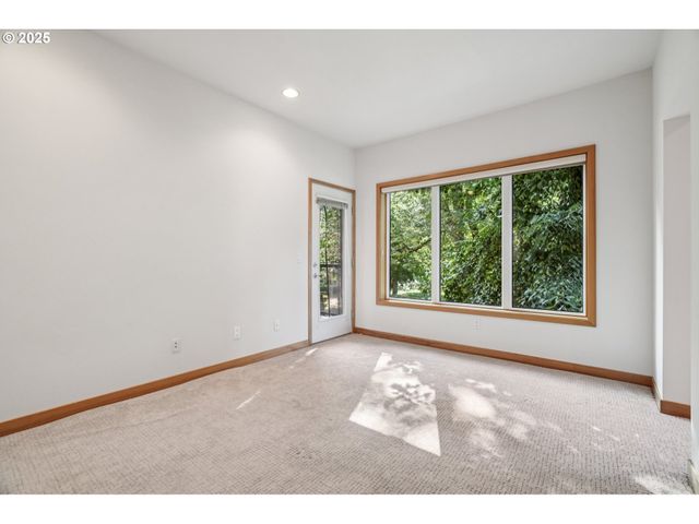 300 W 8TH St 206, Vancouver, WA 98660