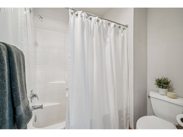 300 W 8TH St 206, Vancouver, WA 98660