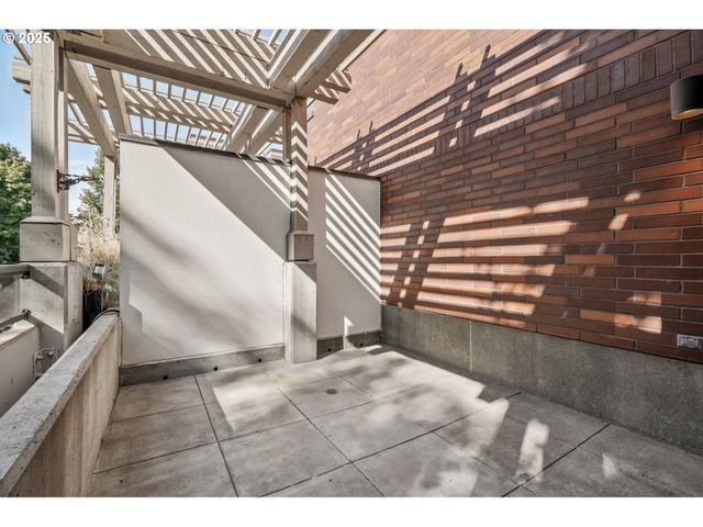 300 W 8TH St 206, Vancouver, WA 98660