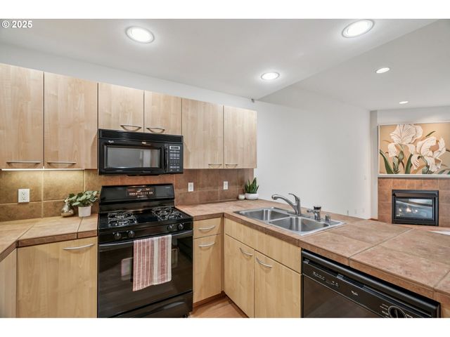 300 W 8TH St 206, Vancouver, WA 98660