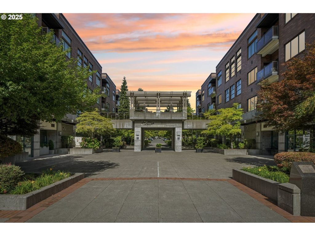 300 W 8TH St 206, Vancouver, WA 98660