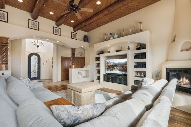 6522 Oersted Road NE, Rio Rancho, NM 87144