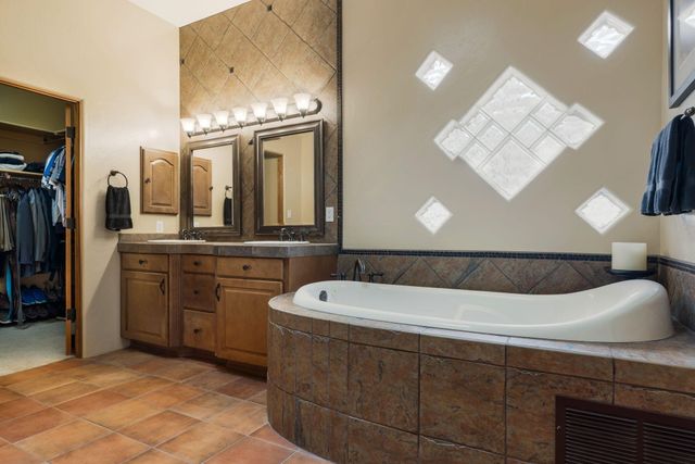 6522 Oersted Road NE, Rio Rancho, NM 87144