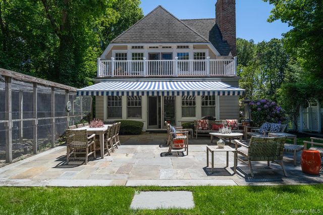 7 Cedar Lane, Glen Cove, NY 11542