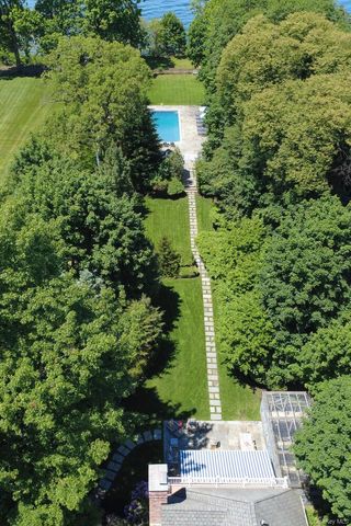 7 Cedar Lane, Glen Cove, NY 11542