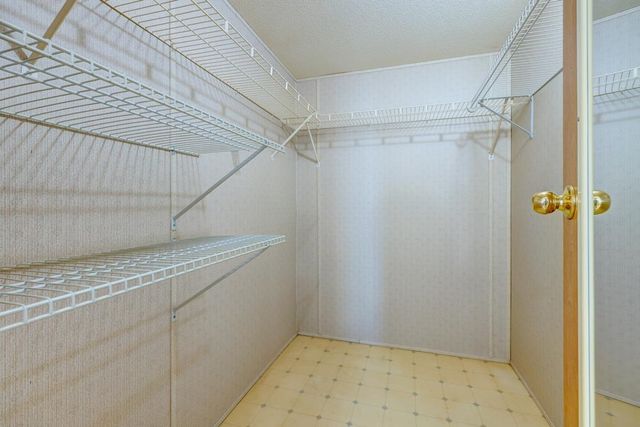 2810 192nd Rd, Winfield, KS 67156